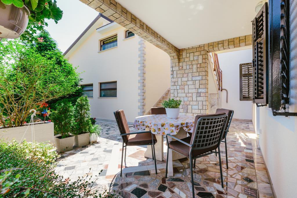 Apartment Andela *