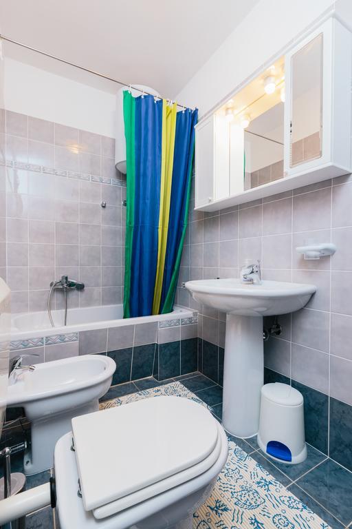Andela Apartment *